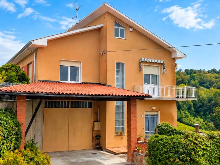 Casa con 5 locali in vendita in Borgata Gombe, Dogliani