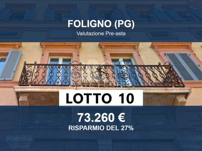 Appartamento quadrilocale in vendita in Via del Liceo, Centro Storico, Foligno