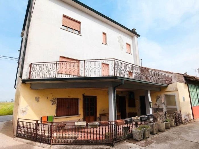 Casa con 6 locali in vendita in Credera Rubbiano