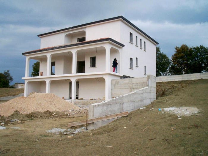 Casa con 6 locali in vendita in Via Olivella, Alvignano