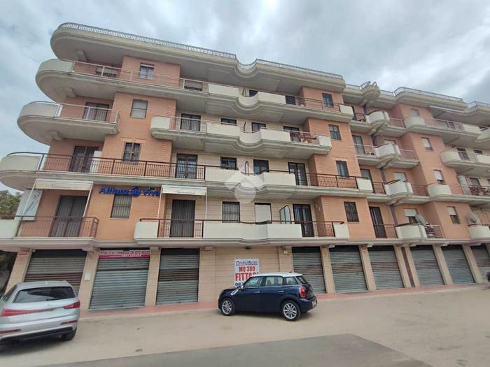 Appartamento trilocale in vendita in Viale Ignazio d'Addedda, Macchia Gialla Ordona Sud, Foggia