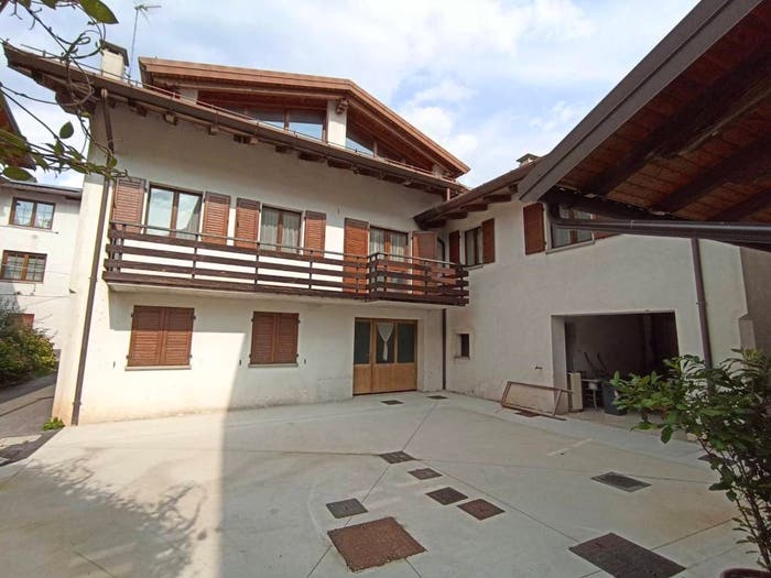 Casa con 6 locali in vendita in Via Nazionale, Centro, Socchieve