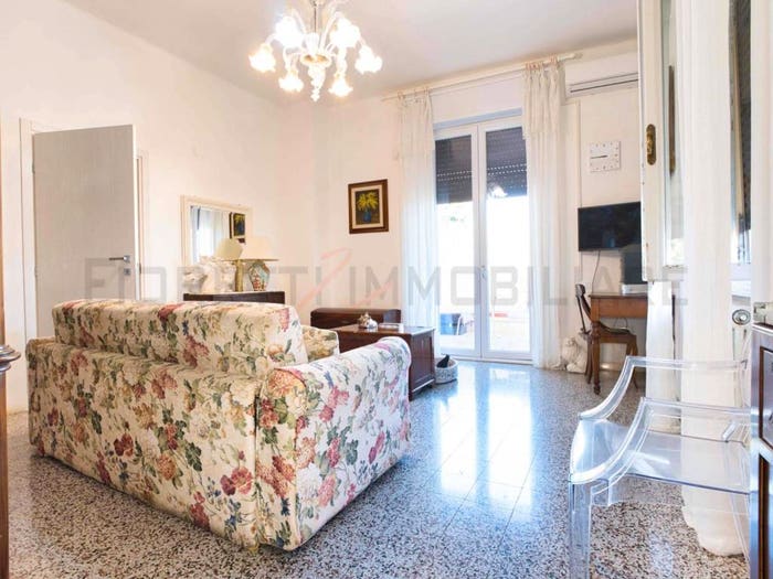 Appartamento quadrilocale in vendita in Via Don Giovanni Minzoni, Centro, Suvereto