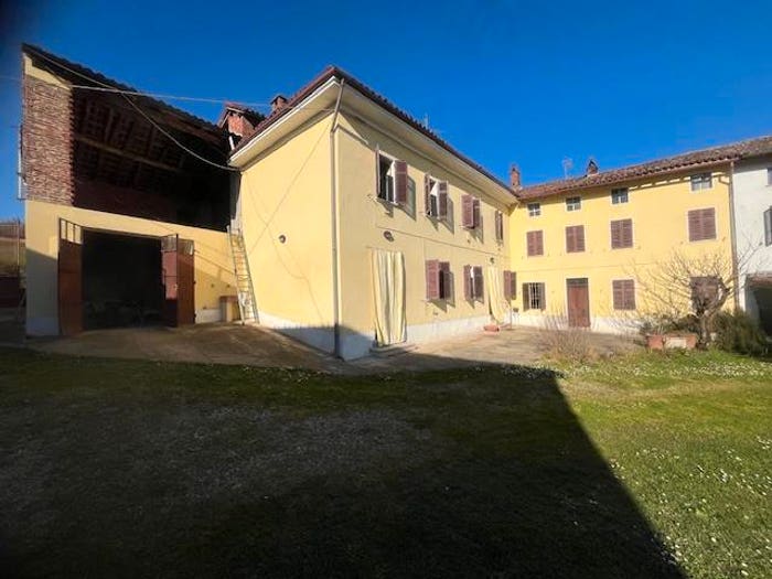 Casa con 6 locali in vendita in Frazione Martini, Martini, Lu e Cuccaro Monferrato