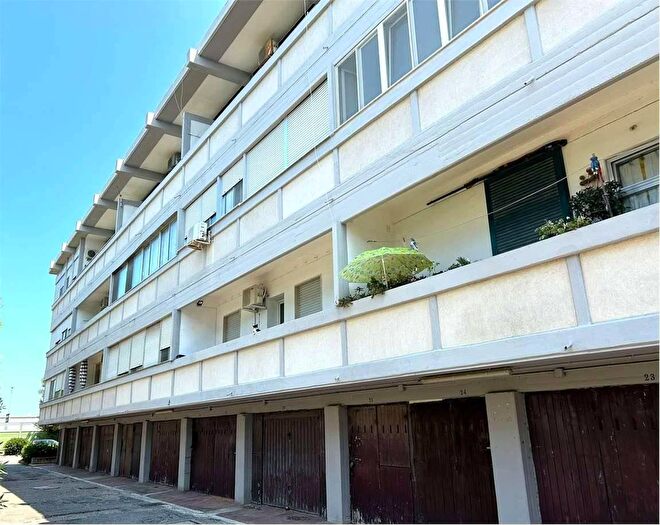 Appartamento trilocale in vendita in Largo Avogadro, Brindisi