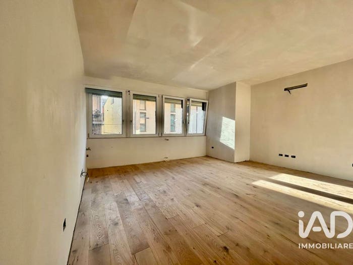 Appartamento trilocale in vendita in Via Orcagna, Beccaria Colombo, Firenze