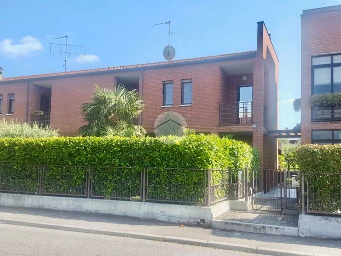 Casa con 6 locali in vendita in Via don Gnocchi, Centro, Lazise