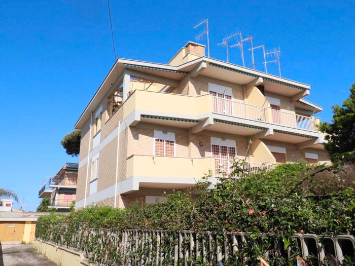 Appartamento trilocale in vendita in Via delle Meduse, Lavinio Mare, Anzio