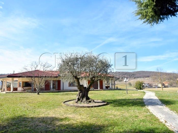 Casa con 6 locali in vendita in Via Alessandro Manzoni, Pozzolo, Villaga