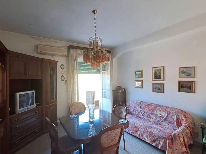 Appartamento quadrilocale in vendita in Via Croce No Number, Gualtieri Sicaminò