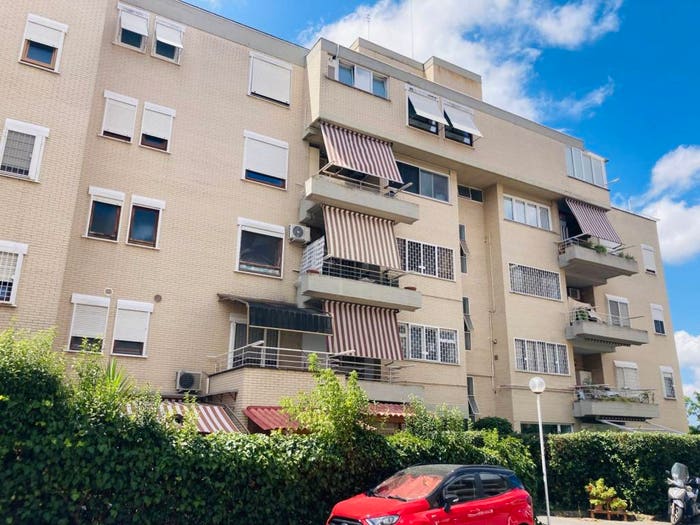 Appartamento con 5 locali in vendita in Via Poggio Verde, Casetta Mattei Corviale, Roma