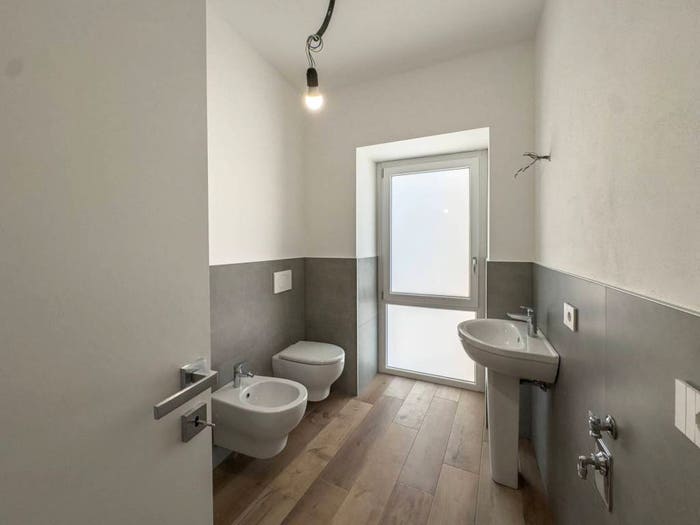 Appartamento trilocale in vendita in Via San Pietro, Centro, Cantello