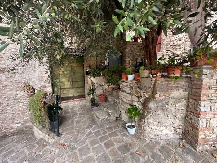 Appartamento con 6 locali in vendita in Via dello Scoglio, Centro, Arrone