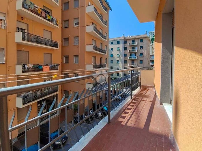 Appartamento quadrilocale in vendita in Via Marco Giuseppe Compagnoni, Rivarolo, Genova