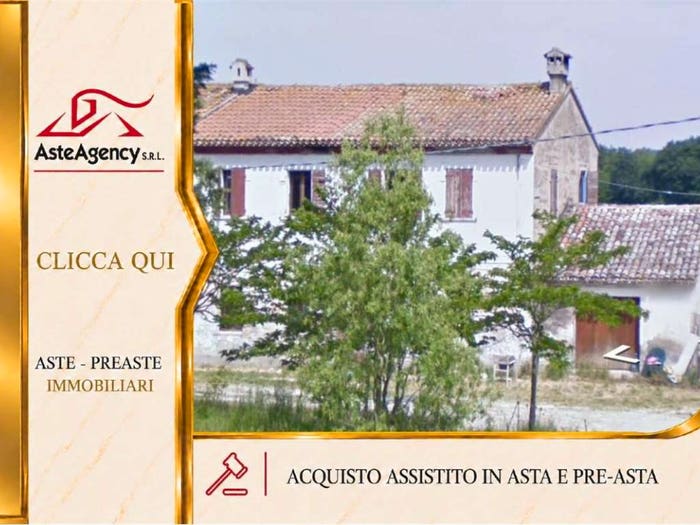 Appartamento con 6 locali in vendita in Via Ferriano Sant'Angelo Fano PU, Centro Storico, Fano