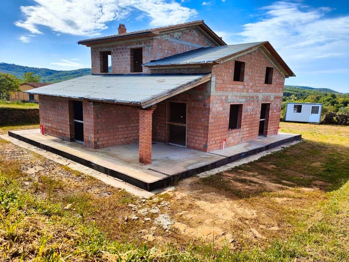 Casa con 6 locali in vendita in Strada Comunale di Pietraviva, Bucine