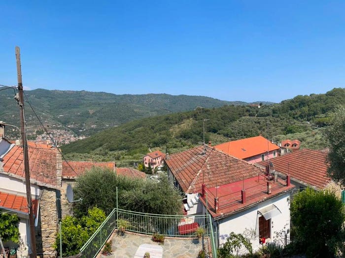 Casa quadrilocale in vendita in Vico Ballo, Bestagno, Pontedassio