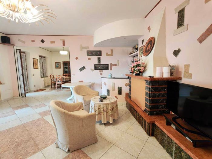 Casa quadrilocale in vendita in Via Lungo Lago ALicata, San Feliciano, Magione