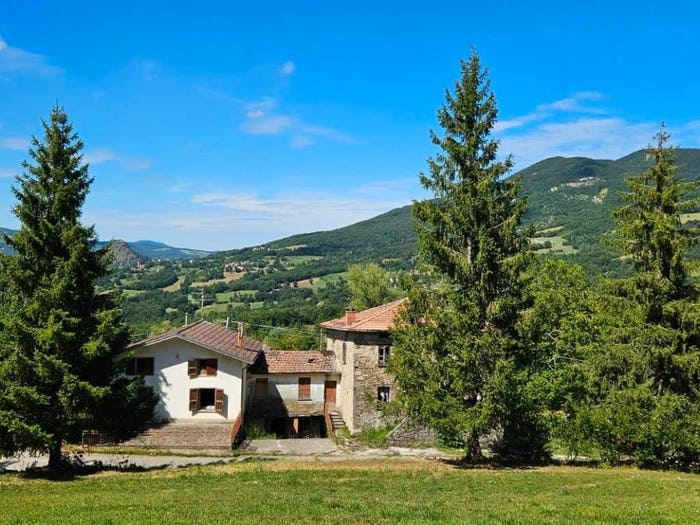 Casa quadrilocale in vendita in Località Tosca Scortichiere, Varsi