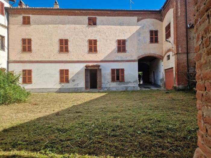 Casa con 6 locali in vendita in Via Roma, Centro, Serralunga di Crea
