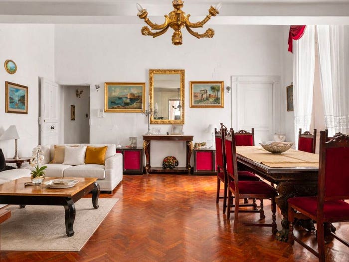 Appartamento con 6 locali in vendita in Via Santa Maria di Costantinopoli, Centro Storico, Napoli