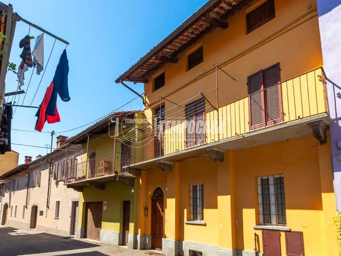 Casa con 6 locali in vendita in Via Monfalcone, Centro, Fossano