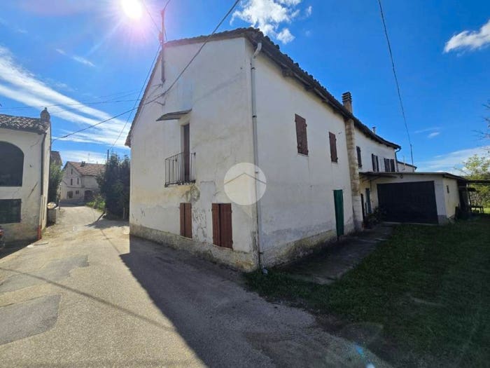 Casa quadrilocale in vendita in COLLINA SAN GRATO, San Grato, Ferrere