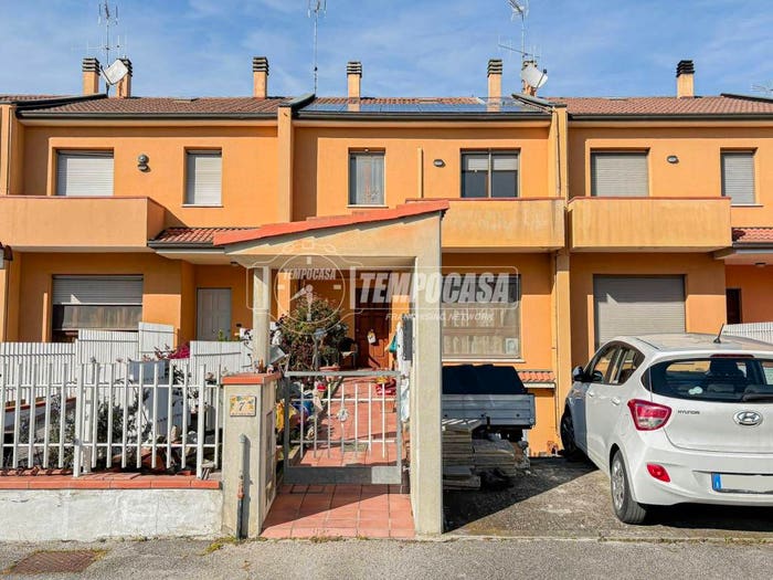 Appartamento quadrilocale in vendita in Piazza Angelina Pirini, Sala, Cesenatico