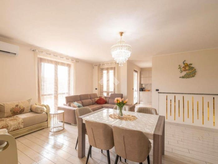 Appartamento quadrilocale in vendita in Via Giuseppe Ungaretti, Riva Presso Chieri
