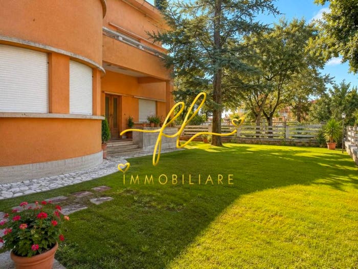 Appartamento con 6 locali in vendita in Centro, Pomarance