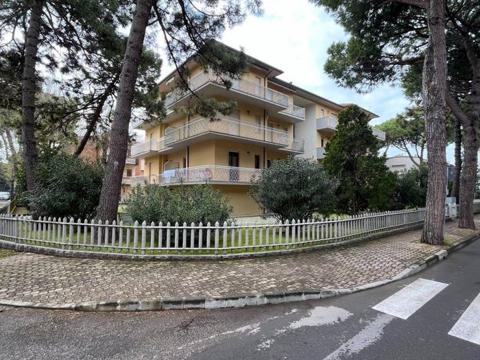 Appartamento trilocale in vendita in Viale Edmondo De Amicis, Pinarella, Cervia