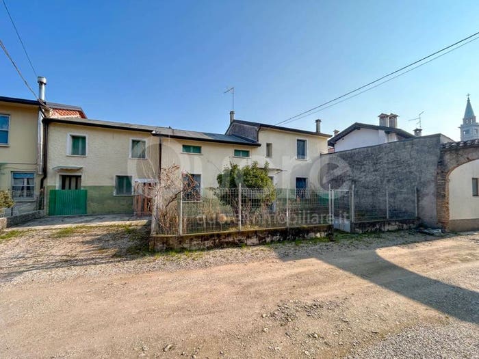 Casa con 6 locali in vendita in Piazza San Biagio, Centro, Lestizza