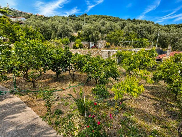 Casa con 5 locali in vendita in Via Agnesi, Riva Faraldi, Villa Faraldi