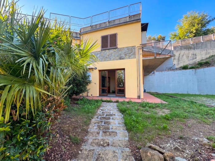Appartamento bilocale in vendita in Via del Madonnino, Lamporecchio