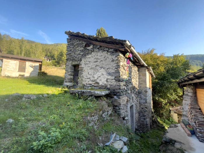 Casa trilocale in vendita in Località Mezzomonte, Villa, Villa di Tirano