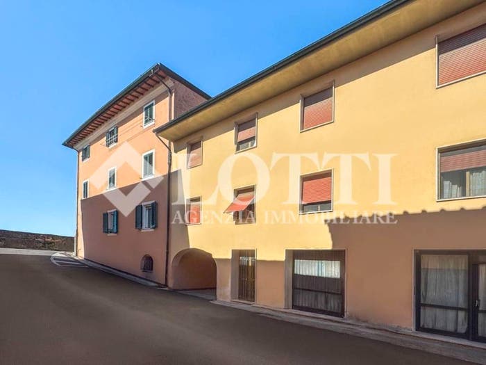 Appartamento quadrilocale in vendita in Via Venezia, Centro, Calcinaia