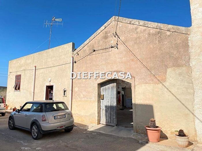 Casa con 6 locali in vendita in Contrada Bambina, Marsala