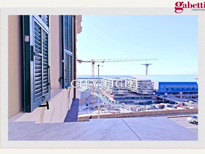 Appartamento con 6 locali in vendita in Corso Aurelio Saffi, Carignano, Genova