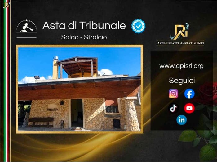 Appartamento con 6 locali in vendita in Via Vicinale Beneficati III traversa nord, Taviano