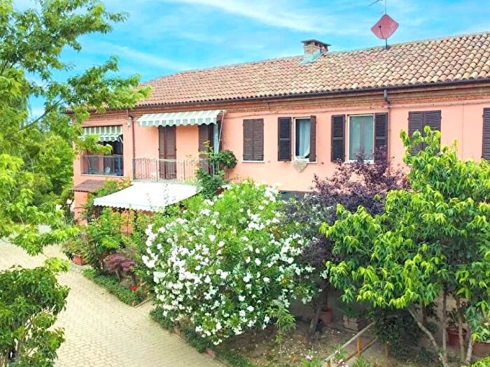 Casa con 6 locali in vendita in Strada Valmorone, Madonna di Viatosto, Asti