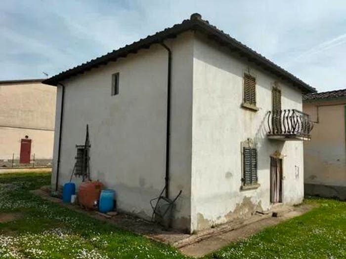 Casa con 6 locali in vendita in Levane, Bucine