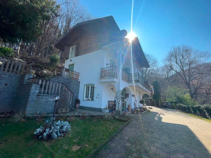 Casa con 5 locali in vendita in Via dei Gigutin Sottani, Boves