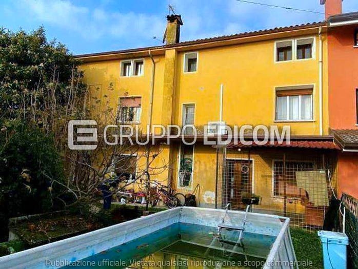 Appartamento con 6 locali in vendita in Via Solari, Centro, Fiume Veneto