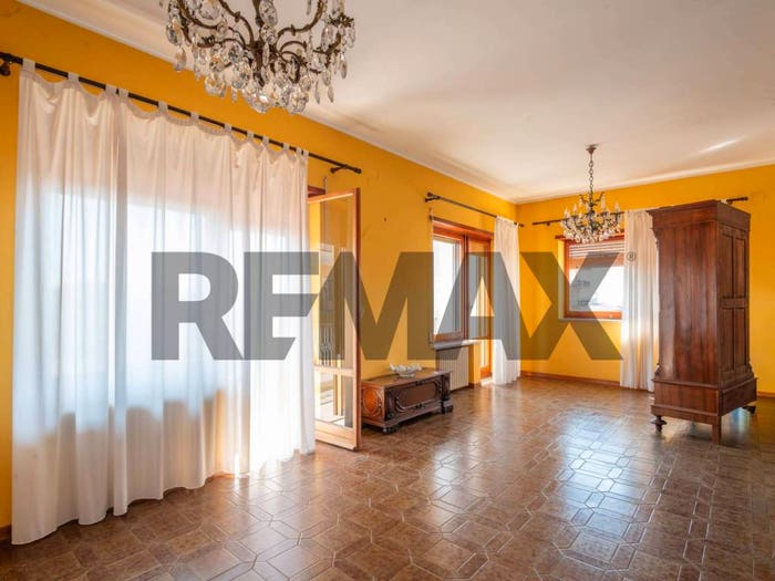 Appartamento con 5 locali in vendita in Via San Domenico Savio, Centro, Caltagirone