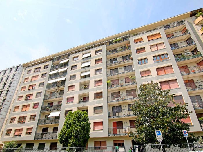 Appartamento quadrilocale in vendita in Via Ippolito Nievo, Sempione, Milano