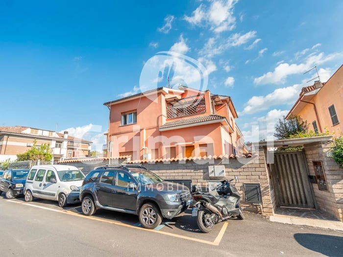 Appartamento quadrilocale in vendita in Via Tito Speri, Santa Maria delle Mole, Marino