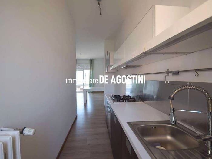 Appartamento trilocale in vendita in via Milano, Centro, Arona