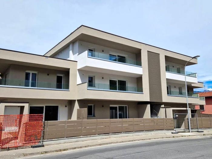 Appartamento quadrilocale in vendita in Via Valeriana No Number, Centro, Artogne