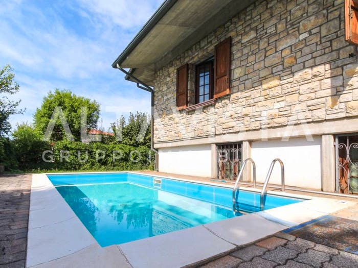 Casa quadrilocale in vendita in Via Alessandro Manzoni, Prevalle