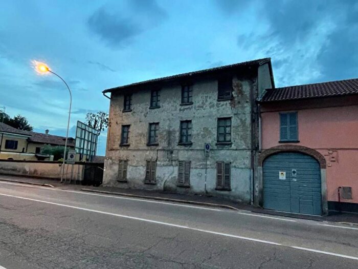 Casa con 6 locali in vendita in Strada Statale del Sempione, Centro, Nerviano